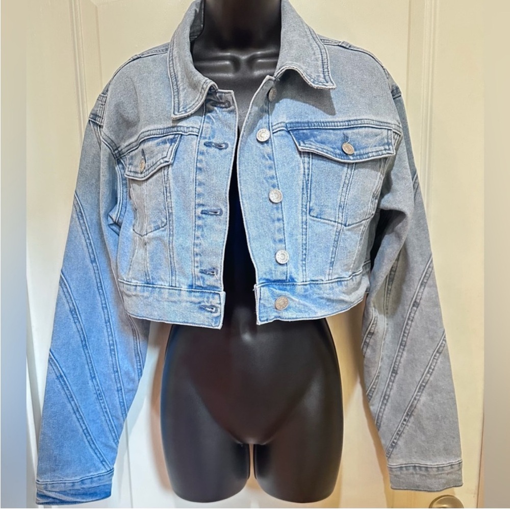 AKIRA Light Blue Cropped Denim Jacket